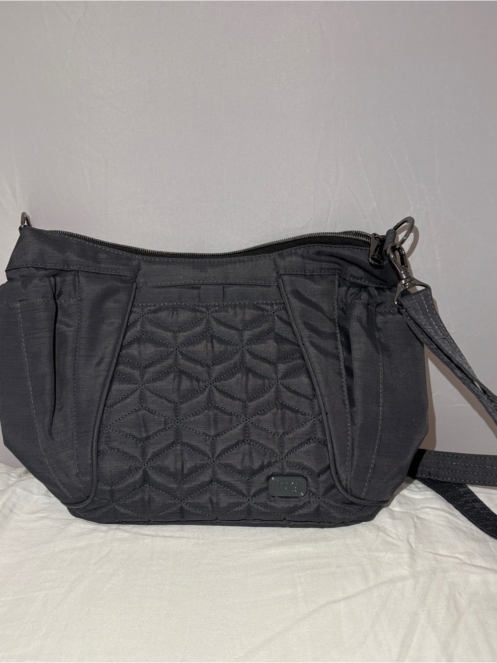 Lug Shuffle Crossbody - Brushed Gray